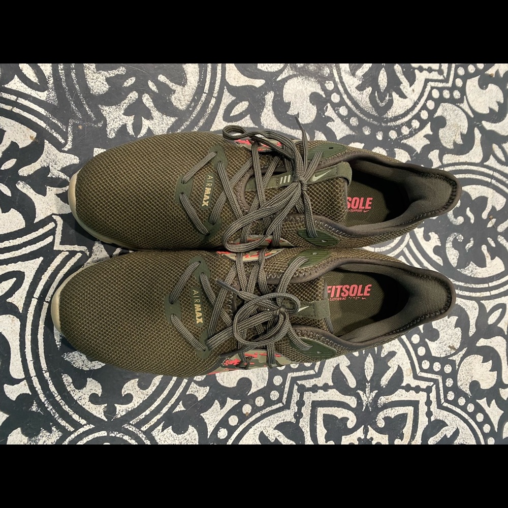 Nike AIR MAX Mens Size 9